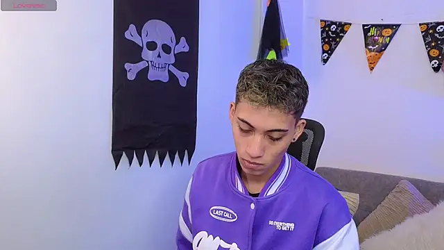 yulian vasquez online show from 10-20-25, 12:16