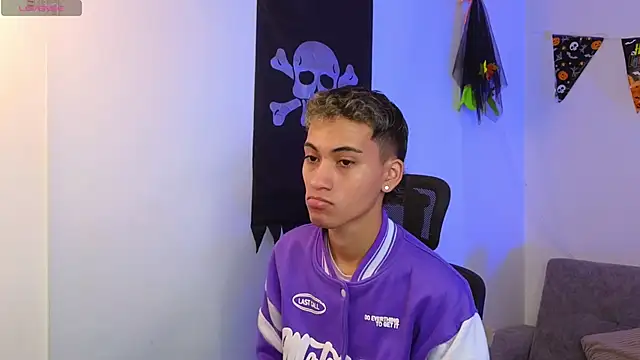 yulian vasquez online show from 10-21-25, 12:17