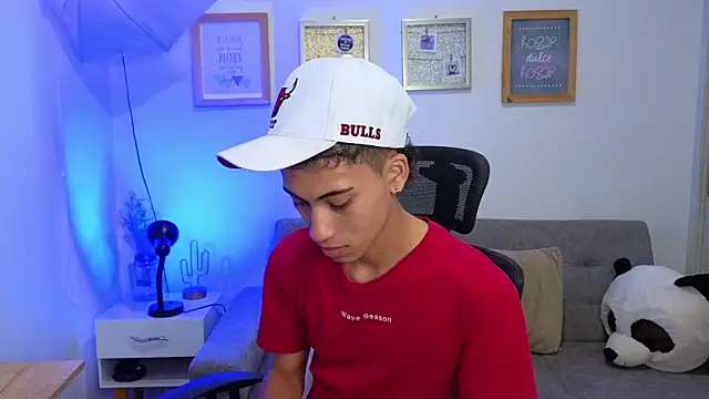 yulian vasquez online show from 11-20-25, 03:12