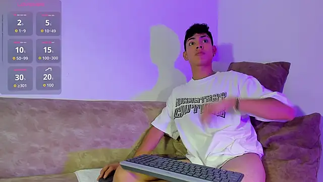 LoganTwink18 online show from 10-31-25, 01:28