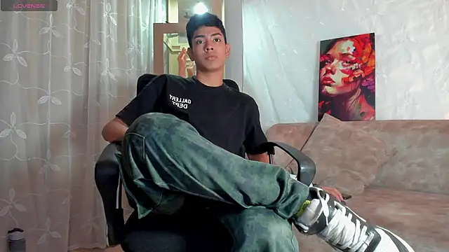 LoganTwink18 online show from 03-24-26, 01:38