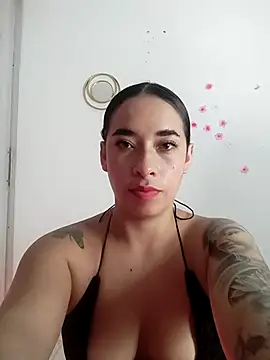 Snapshot of Valenn_fernandez chatting on 06-24-26, 07:57 Valenn fernandez online show from 06-24-26, 07:57