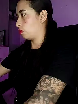 Snapshot of Valenn_fernandez chatting on 06-26-26, 10:03 Valenn fernandez online show from 06-26-26, 10:03