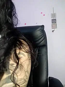 Snapshot of Valenn_fernandez chatting on 06-28-26, 11:11 Valenn fernandez online show from 06-28-26, 11:11