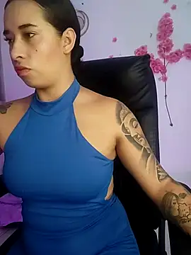 Snapshot of Valenn_fernandez chatting on 07-07-26, 08:57 Valenn fernandez online show from 07-07-26, 08:57