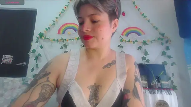 Snapshot of Mitsuha_gate chatting on 01-15-26, 02:43 Mitsuha gate online show from 01-15-26, 02:43