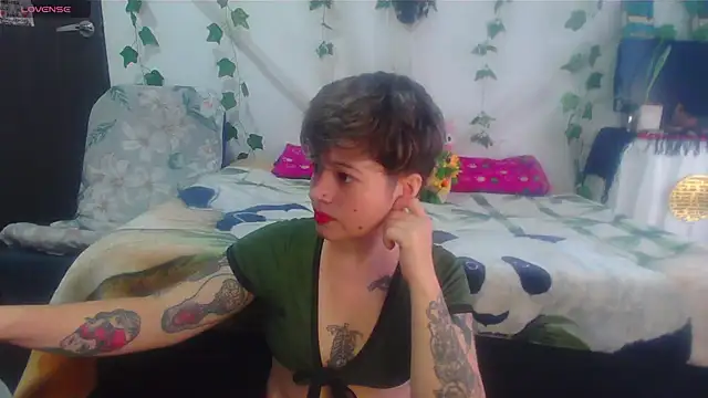 Snapshot of Mitsuha_gate chatting on 01-16-26, 02:43 Mitsuha gate online show from 01-16-26, 02:43