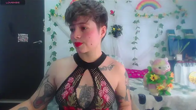 Snapshot of Mitsuha_gate chatting on 01-17-26, 04:43 Mitsuha gate online show from 01-17-26, 04:43