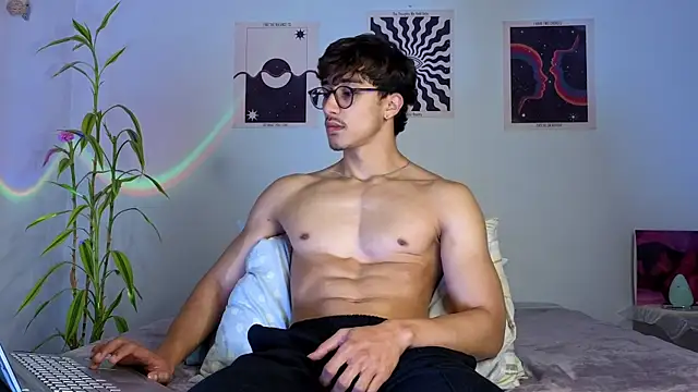 LatinReall online show from 10-23-25, 01:27