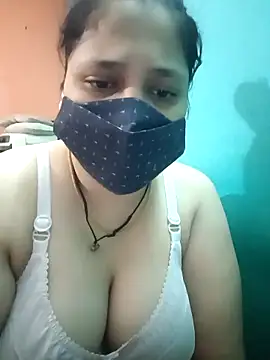 Snapshot of Kaja1919 chatting on 10-06-25, 04:04 Kaja1919 online show from 10-06-25, 04:04