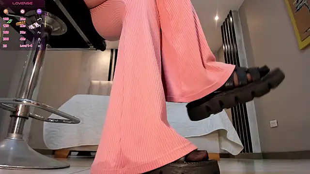 EsmeraldaGrace1 online show from 11-28-25, 04:04