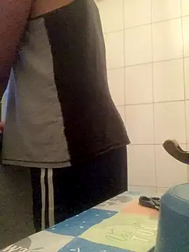 Snapshot of PIROCAGG21 chatting on 12-18-25, 08:20 PIROCAGG21 online show from 12-18-25, 08:20