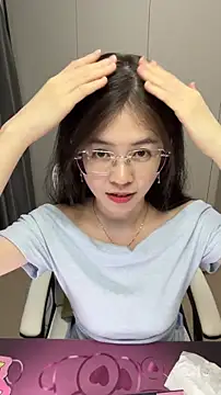 Qianqian-888 online show from 10-21-25, 01:12