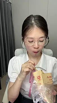 Qianqian-888 online show from 12-01-25, 12:48