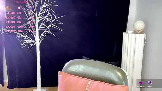 xiaoyue8888 online show from 10-14-25, 02:23