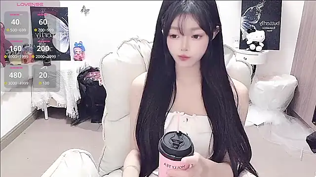 Snapshot of -EEBABY chatting on 06-03-26, 01:14 -EEBABY online show from 06-03-26, 01:14