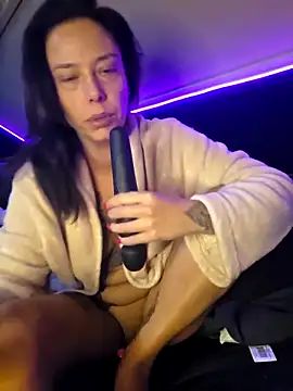 littleladyshelly online show from 11-11-25, 05:29