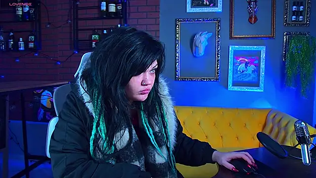 MaryHarrys online show from 12-05-25, 02:31