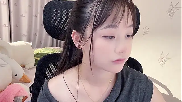 Snapshot of puppy-999 chatting on 05-21-26, 12:12 puppy-999 online show from 05-21-26, 12:12