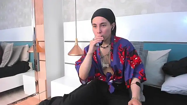 Snapshot of Ashkoreh chatting on 02-21-26, 07:48 Ashkoreh online show from 02-21-26, 07:48