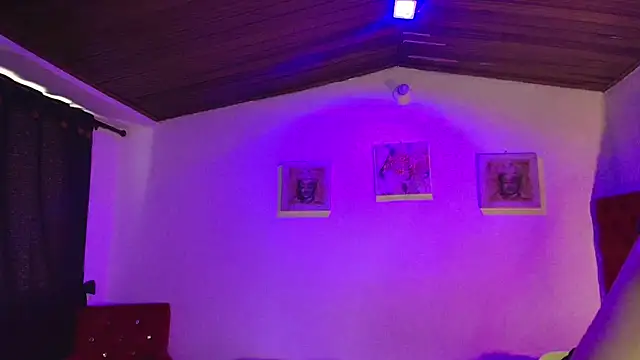 Victoria Thompson1 online show from 10-21-25, 08:31