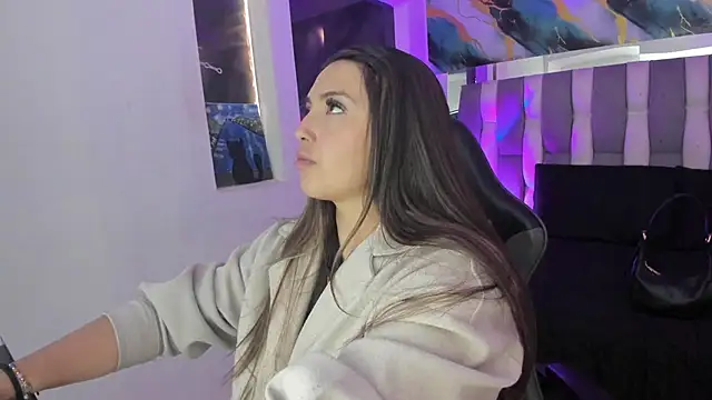 Adaara Rey online show from 12-19-25, 04:25