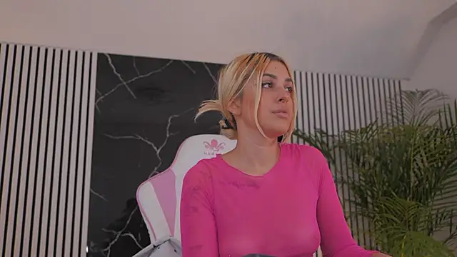 daisyblushh online show from 11-22-25, 05:01