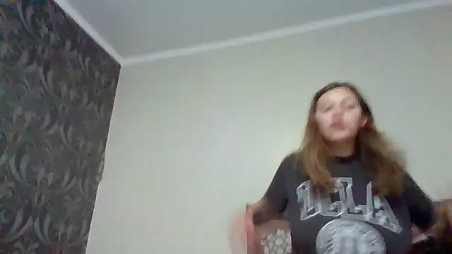 Snapshot of Baby_Mon chatting on 10-10-25, 04:44 Baby Mon online show from 10-10-25, 04:44