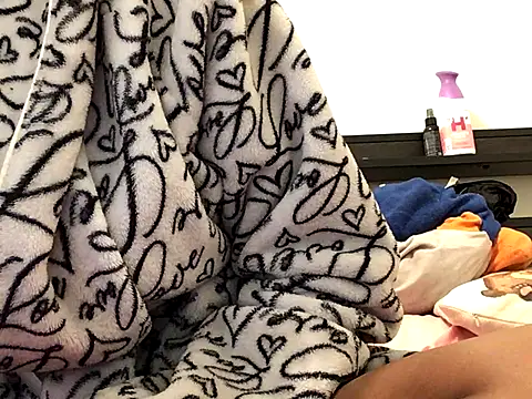 Snapshot of Moxhavix chatting on 11-09-25, 08:29 Moxhavix online show from 11-09-25, 08:29