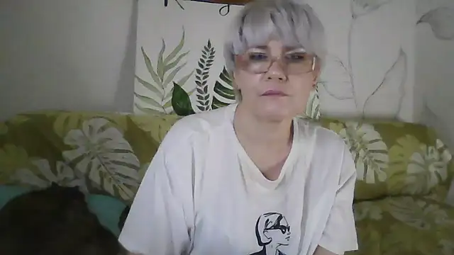 Catty Lady online show from 11-23-25, 06:30