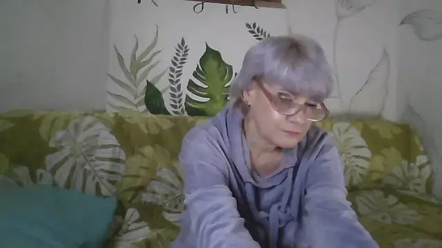 Snapshot of Catty_Lady chatting on 01-13-26, 06:24 Catty Lady online show from 01-13-26, 06:24