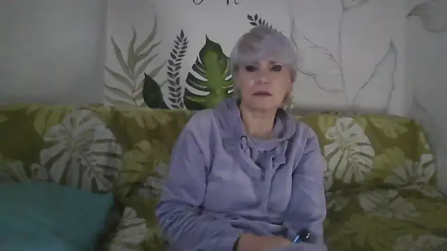 Snapshot of Catty_Lady chatting on 01-15-26, 06:00 Catty Lady online show from 01-15-26, 06:00