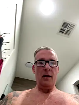 Snapshot of Reacher110565 chatting on 09-26-25, 09:46 Reacher110565 online show from 09-26-25, 09:46