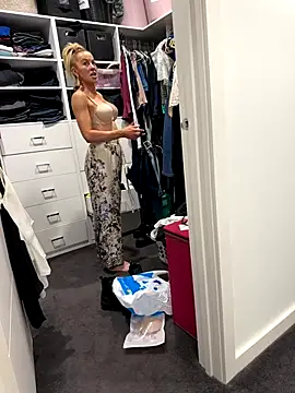 Snapshot of Reacher110565 chatting on 10-08-25, 10:24 Reacher110565 online show from 10-08-25, 10:24