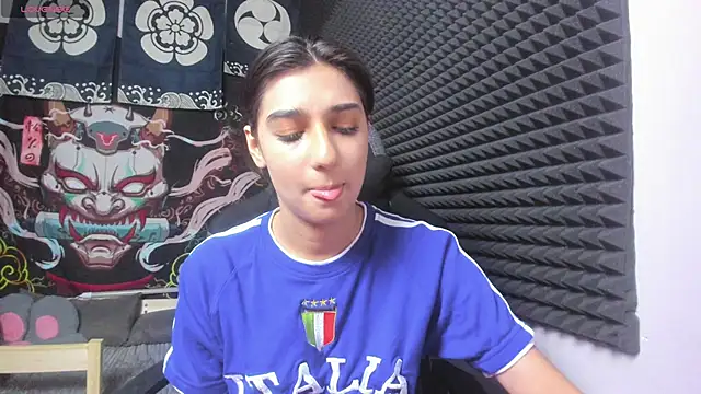 Snapshot of Elfy_Rare_ chatting on 09-28-25, 03:06 Elfy Rare online show from 09-28-25, 03:06
