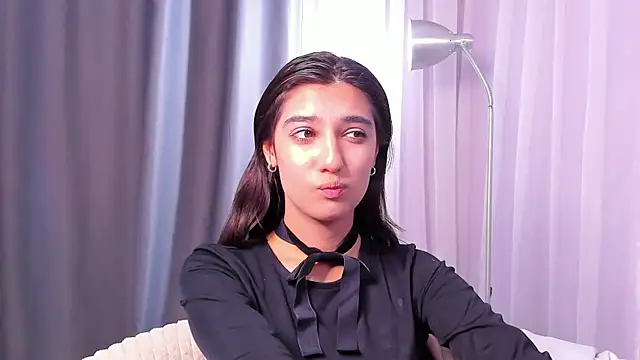 Snapshot of Elfy_Rare_ chatting on 10-12-25, 02:38 Elfy Rare online show from 10-12-25, 02:38