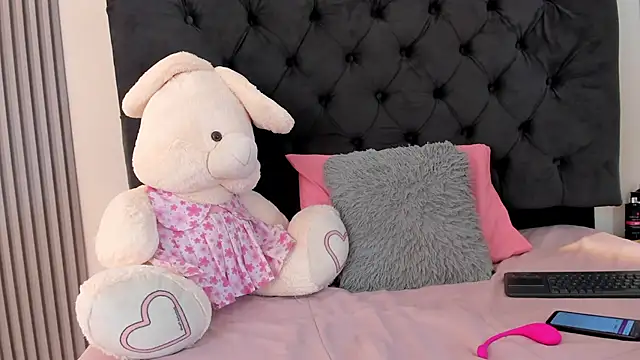 Dulce Maay online show from 09-16-25, 04:02