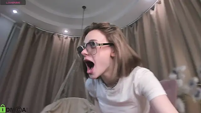 Naomi   Rias online show from 10-25-25, 01:02