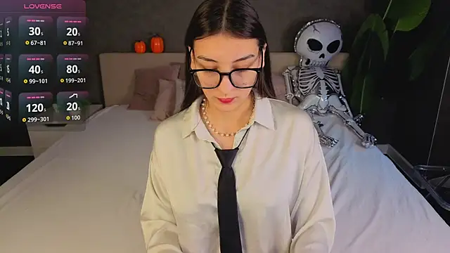 Carrie Roberts online show from 10-21-25, 09:10