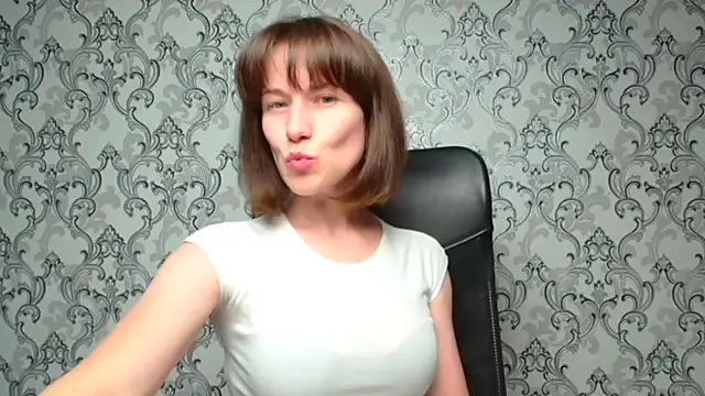 Snapshot of Kelly_Kisss chatting on 09-13-25, 11:10 Kelly Kisss online show from 09-13-25, 11:10