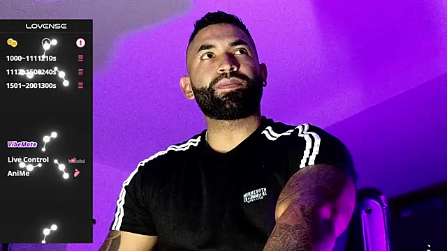 Snapshot of Max-prada chatting on 02-26-26, 01:26 Max-prada online show from 02-26-26, 01:26