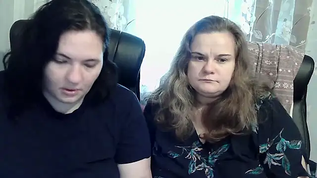 HollyXEva online show from 10-07-25, 01:30