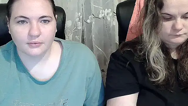 HollyXEva online show from 10-08-25, 03:42