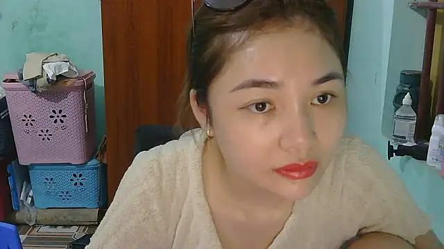 Uhem112 online show from 10-15-25, 01:22