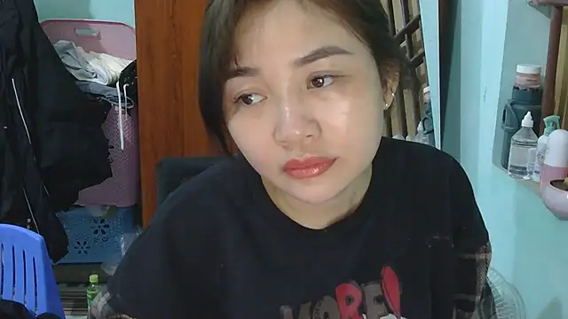 Uhem112 online show from 11-17-25, 01:06