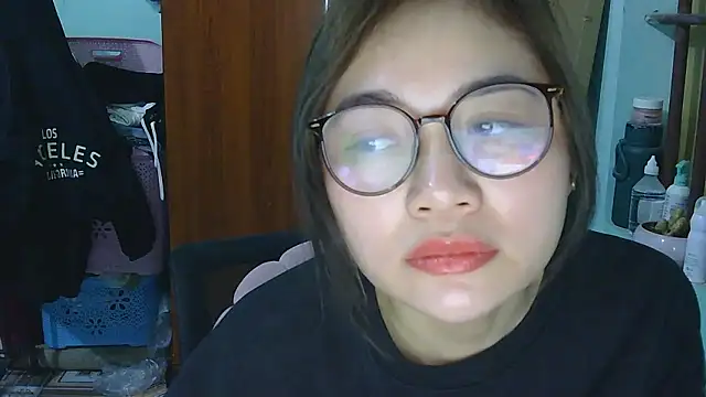 Uhem112 online show from 11-25-25, 01:22