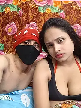 Snapshot of Seducing_couple chatting on 09-21-25, 07:15 Seducing couple online show from 09-21-25, 07:15