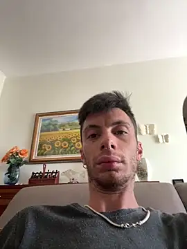 Snapshot of Lucamilano1991 chatting on 10-26-25, 08:53 Lucamilano1991 online show from 10-26-25, 08:53