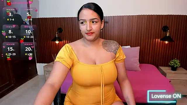 Snapshot of ElectraRose_ chatting on 09-29-25, 11:59 ElectraRose online show from 09-29-25, 11:59