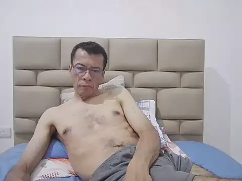 skinnylatino51 online show from 11-12-25, 12:11